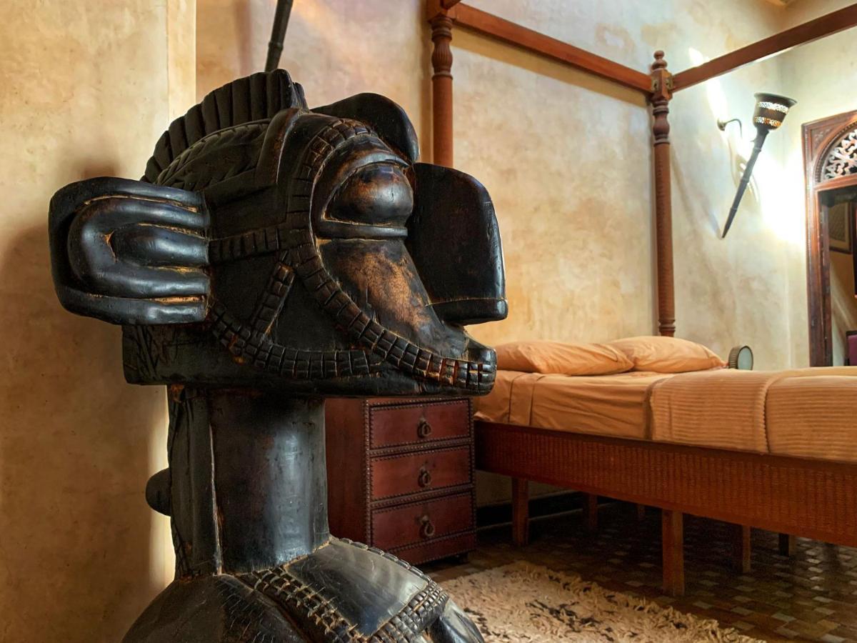 Honeymoon Suite