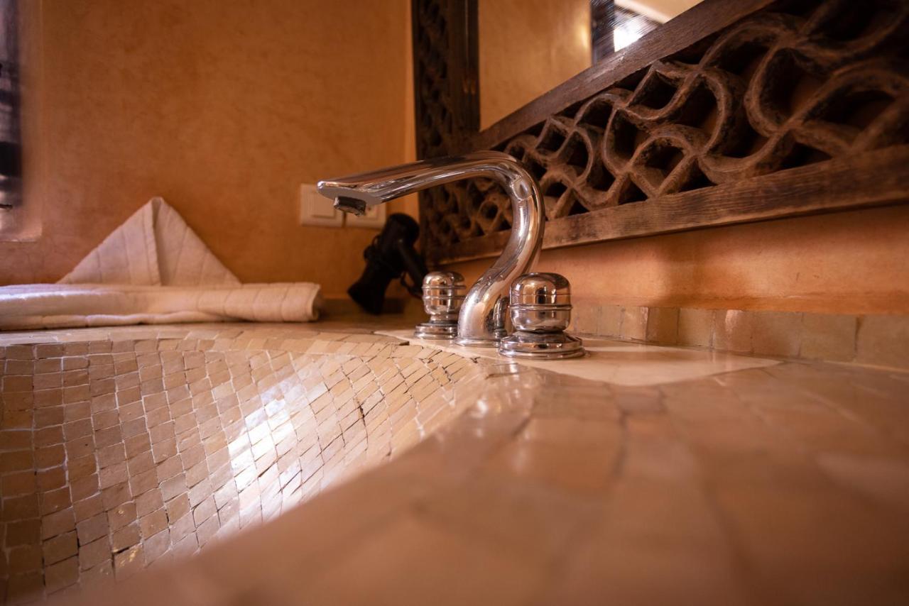 Honeymoon Suite